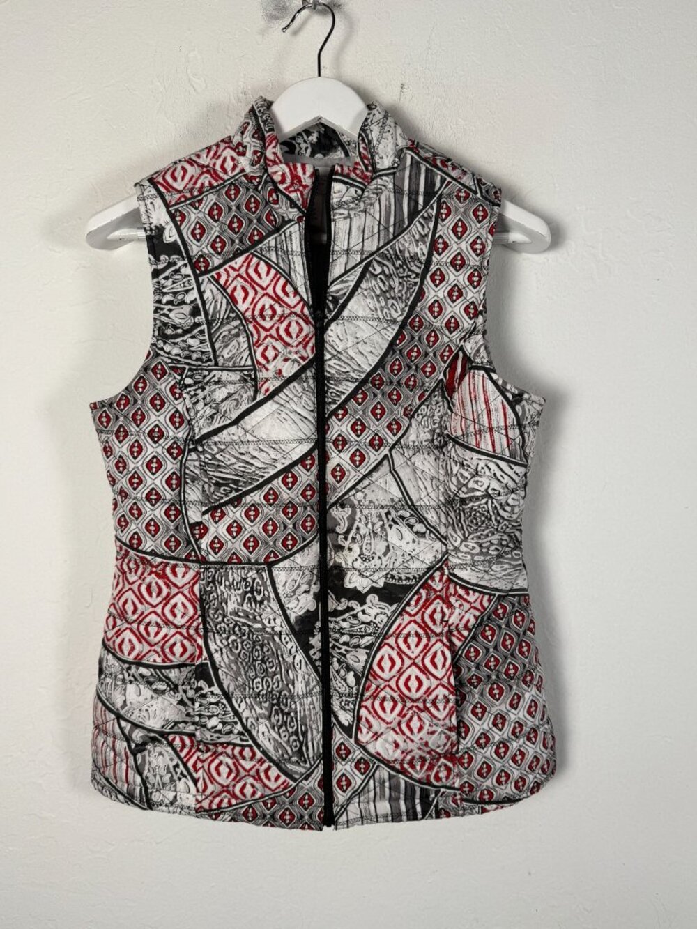 Weekends by Chico's Womens Black Red Patchwork Quilted Vest Size 0 Full-Zip